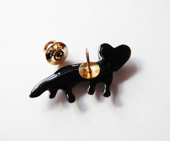 //七宝焼き//Love beast brooch pin. 2枚目の画像