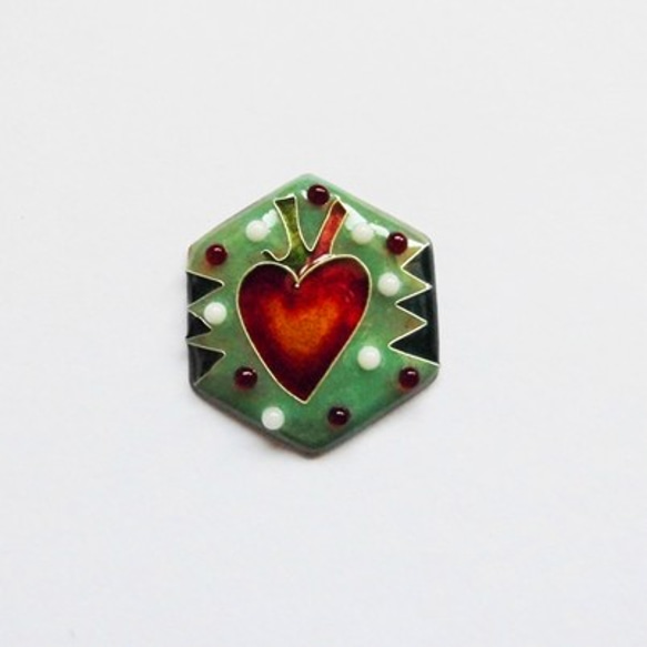 //七宝焼き//"Her heart"brooch. 1枚目の画像