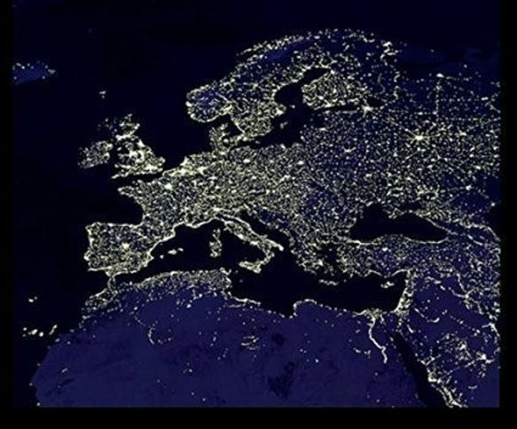 ISSから見た夜のヨーロッパ：フォトパッド（宇宙シリーズ） 2枚目の画像