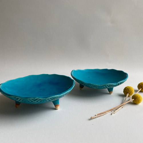 淡い青色の足付き皿 トルコブルーの足付き皿・M(約11.5cm)【海の記憶】 小皿 studio MYK