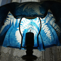 ボタニカルな青写真のテーブルランプ 5枚目の画像
