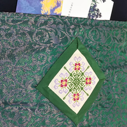 花刺繍のウォールポケット (収納もおしゃれに) 3枚目の画像