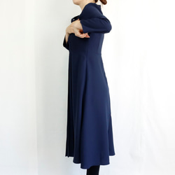 『授乳服』通年着用できるジョーゼット プリーツボウタイリボンワンピ 紺【Ｍ】フォーマル結婚式 KMC-J 073658 5枚目の画像