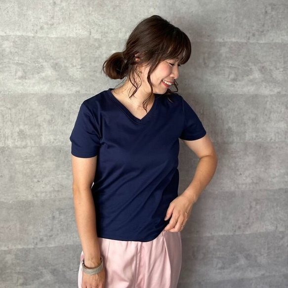 SALE￥2000off■ロゴ刺繍 コットン100％ ベーシックVネックTシャツ：紺【F】KMC-21 466597 1枚目の画像