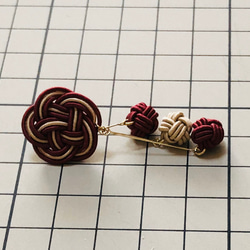 【再出品】【送料無料（定形外郵便）】水引ピアス　梅結び・玉結びコラボ《ワインレッド&ベージュ》 3枚目の画像