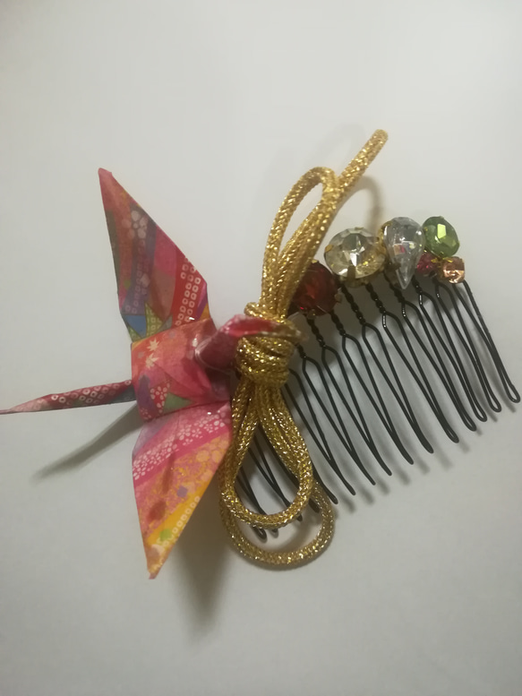 折り紙鶴とラインストーンの髪飾り 1枚目の画像