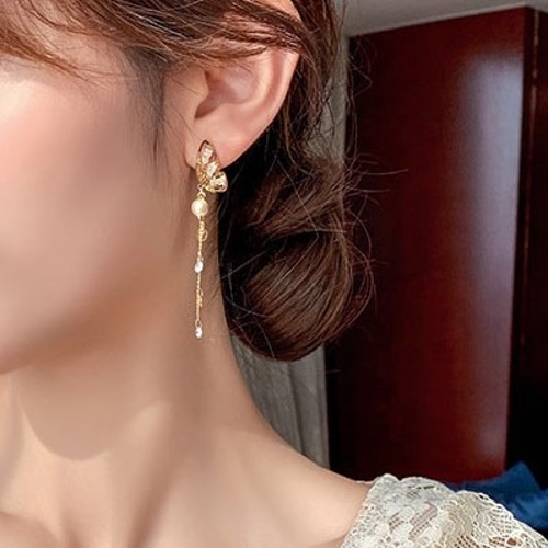 1339☆蝶 バタフライロングピアス アレルギー対応 ピアス（スタッド 