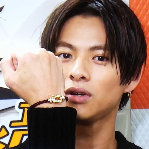 532☆送料無料！キンプリブレス 幸運を招くホースシューブレスレット