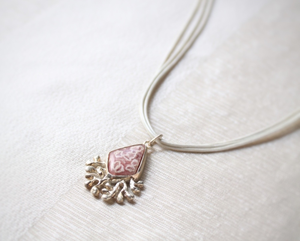 インカローズ・SVのペンダント