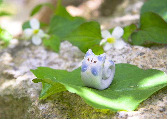 【再販】でんでんねこ（一匹ソロ）- 紫陽花（チョボ目＊顔） 1枚目の画像