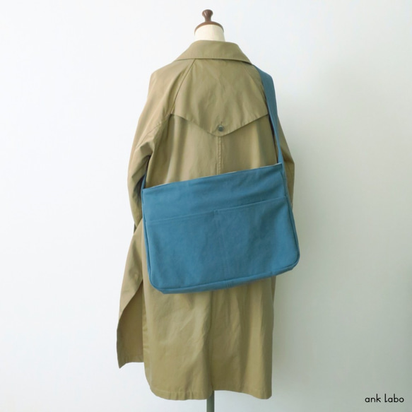 帆布のメッセンジャーバッグ（深青）【受注製作】 5枚目の画像