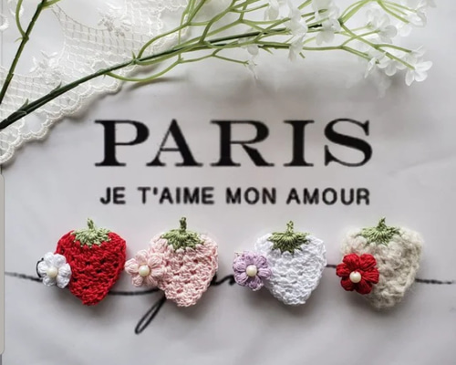 大きな手編みのイチゴとお花のピン＊ベビー&キッズヘアクリップピン