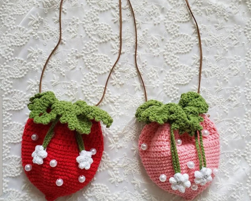 ＊オーダーページ　いちごのポシェット＊ sddefault.jpg