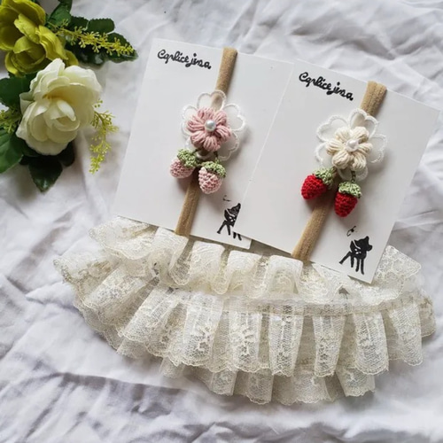 イチゴとお花のベビーカチューム＊ カチューシャ ベビー キッズ