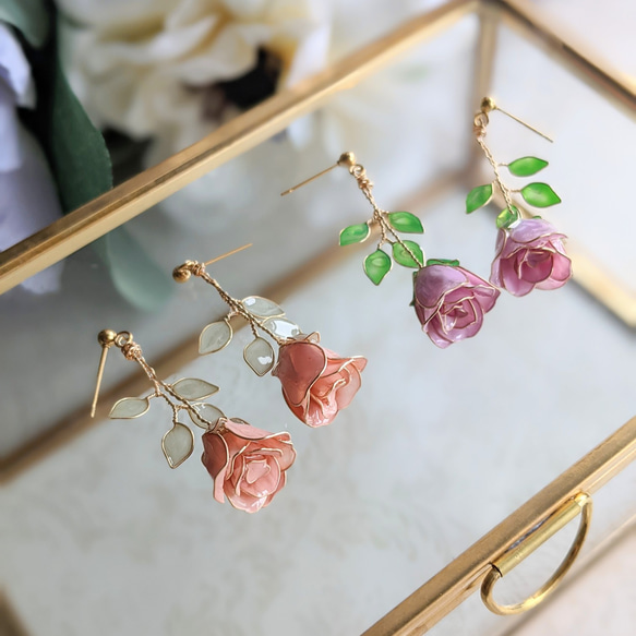 揺れる1輪薔薇のピアス/イヤリング イヤリング・ノンホールピアス いち