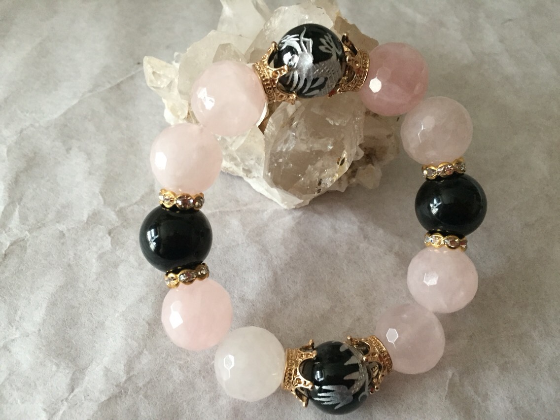 ＊愛情にあふれる特大ローズクォーツキラキラカットブレス＊