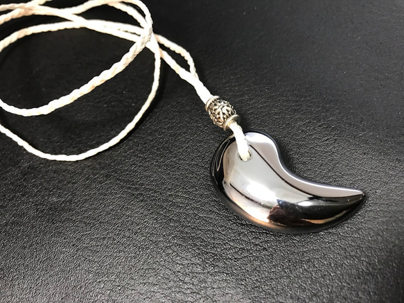 【美品】テラネックレス 勾玉 HOLISTETIQUE イレブン9 テラヘルツ 美品】テラネックレス 勾玉 HOLISTETIQUE イレブン9 テラヘルツ