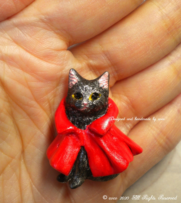 『赤いマントを着たジジ』魔女猫 黒猫victorian cat❆おしゃれ猫クリスマス うちの子ブローチ 帯留め 9枚目の画像