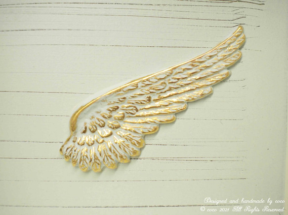 再販❆受注制作 アンティーク加工＋手描き❆『天使の忘れもの』翼のブローチ/帯留❆スノーホワイト×ゴールド 天使の羽 白鳥 1枚目の画像