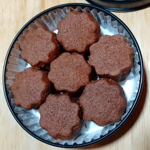 ☆カルピスバターのショートブレッド缶　ココア（お菓子のミカタ・ロック缶） 2枚目の画像