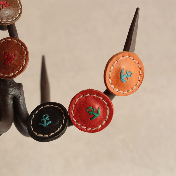 /包郵/價格合理❗方便的皮革磁鐵給你的房間帶來手工刺繡的溫暖免費換線色st-16 第3張的照片