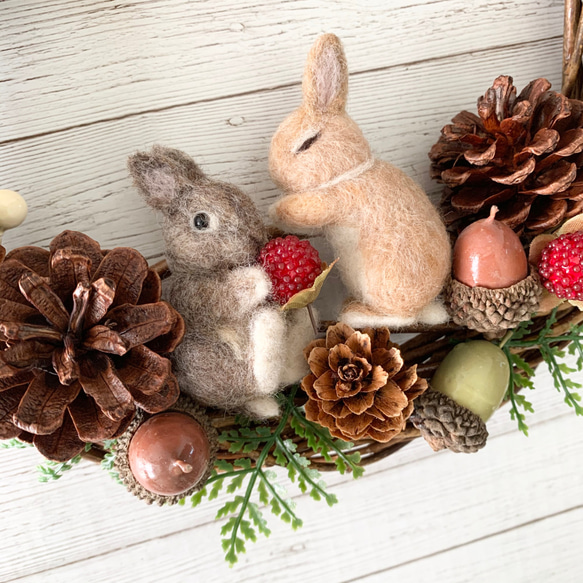 來自森林的羊毛氈兔花環｜羊毛兔聖誕禮物聖誕花環 第2張的照片