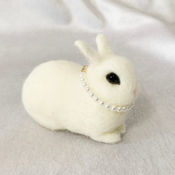 羊毛氈兔微型小矮人|珍珠項鍊迷你S兔手工騎乘 第3張的照片