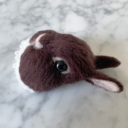 羊毛氈兔胸針黑水獺｜荷蘭矮人羊毛兔胸針配件 第2張的照片