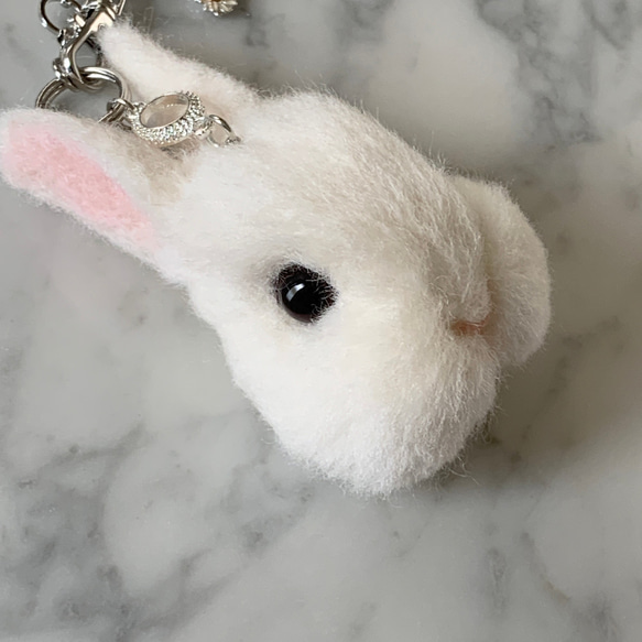 羊毛氈兔子包小飾物白兔子銀｜羊毛兔子包小飾物 第5張的照片