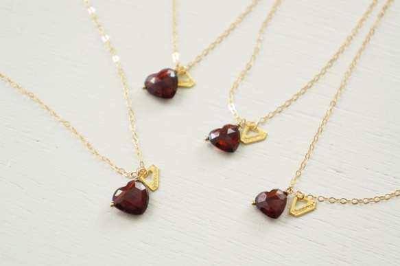 K14gf heart-shaped garnet necklace 1枚目の画像