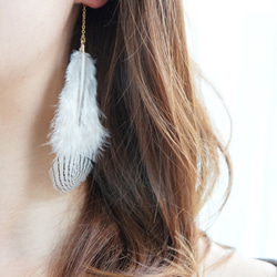 2WAY stripe feather earring　（樹脂イヤリング） 2枚目の画像