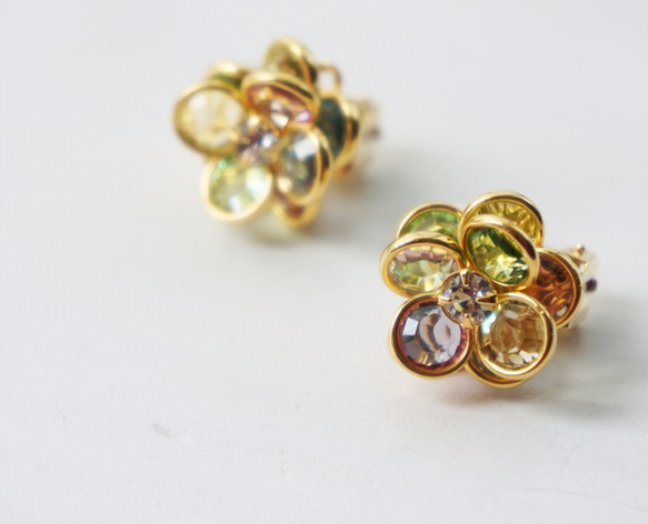 vintage multicolor flower earring 1枚目の画像