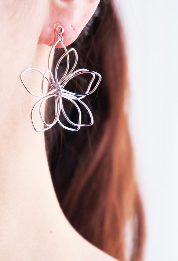 SV BIG flower earring　（樹脂イヤリング） 3枚目の画像