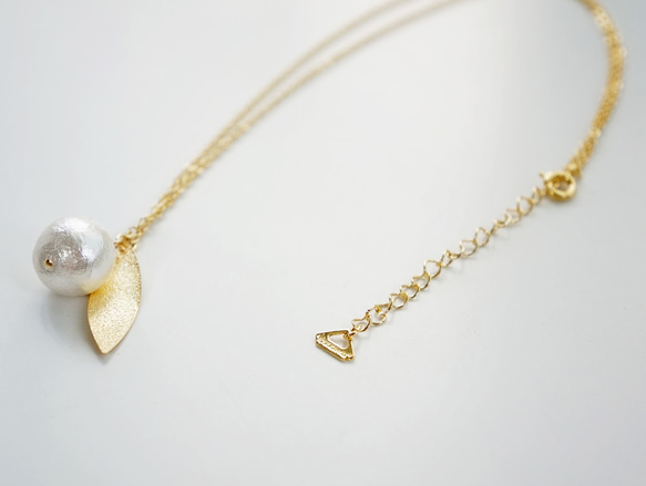 diamond dust leaf necklace 第2張的照片