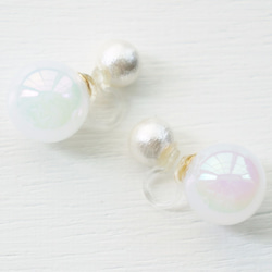 棉珍珠 x 白色極光球耳環 第1張的照片