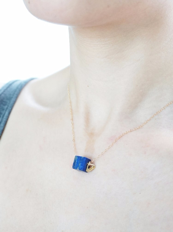 K14gf lapis lazuli cube necklace 2枚目の画像