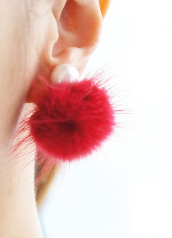 minkfurball earring red 1枚目の画像