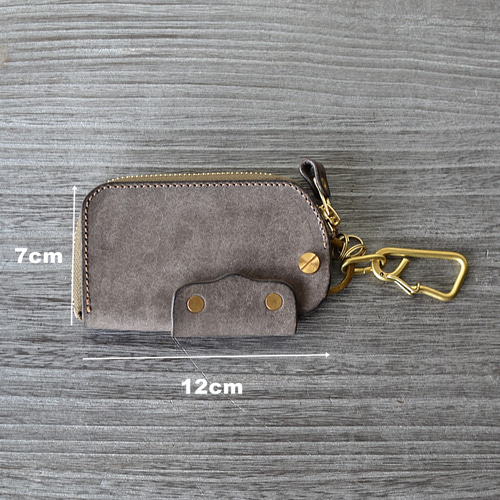 カードも入るスマートキーケース「もぐー・グレー」今回は写真より色が