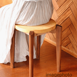 スタッキングスツール　シンプル　座りやすい　アメリカンウォールナット 7枚目の画像