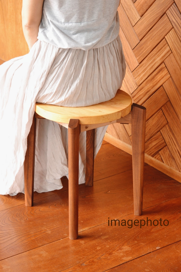 スタッキングスツール　シンプル　座りやすい　アメリカンウォールナット 7枚目の画像