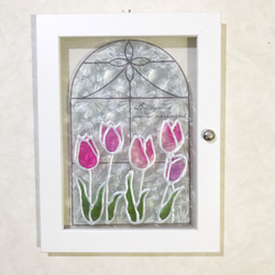 教会の窓  チューリップ　クリアグラスアート　ステンドグラス風 1枚目の画像