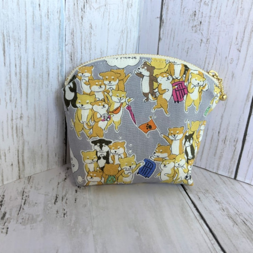 柴犬の遠足柄☆シェル型ポーチ、14cmファスナー、マチ4cm、受注制作