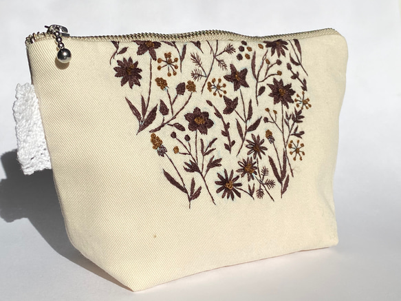 冬花の刺繍ポーチ(アイボリーにブラウン 6枚目の画像