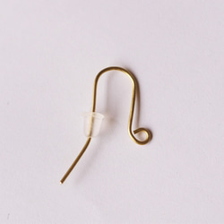 再次上架【已售出一隻耳朵】黃銅小心形耳環訂做 第3張的照片