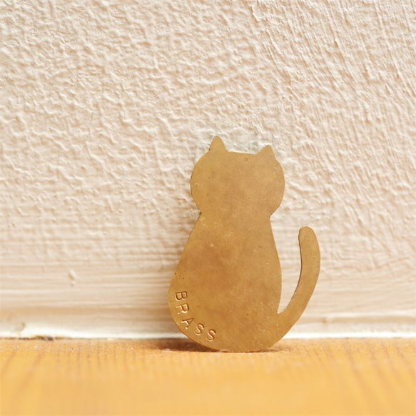 BRASS CUTE CAT ちびブローチ　受注製作 1枚目の画像