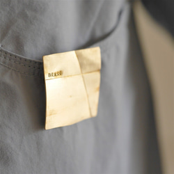 [翻譯銷售]黃銅方形胸針僅限一件 第2張的照片