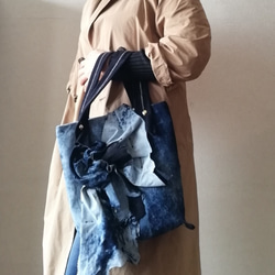 藍染風天然羊皮トートバッグ 2枚目の画像