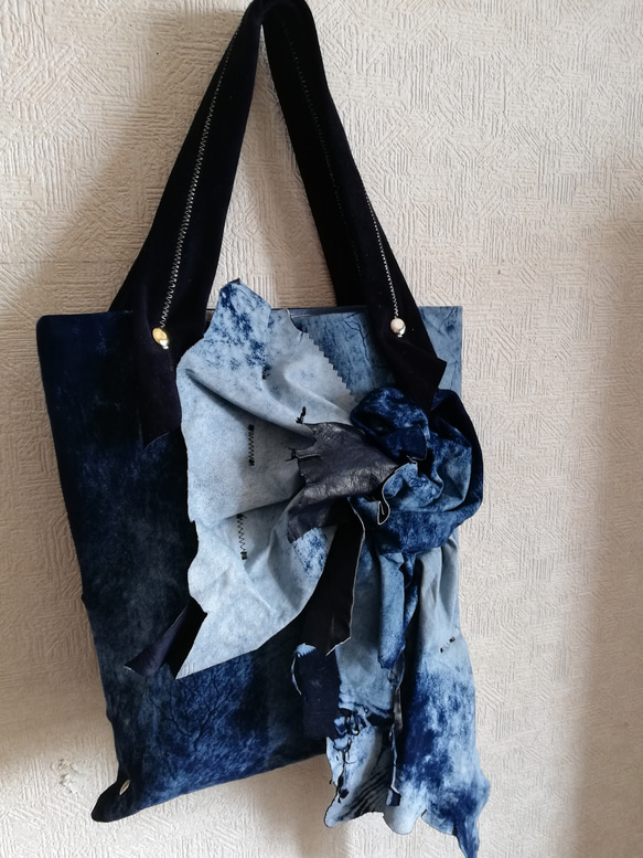 藍染風天然羊皮トートバッグ 4枚目の画像