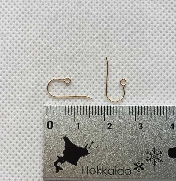 2ペア〜〈14kgf〉極細 シンプル フック ピアス　0.51mm 刻印あり 3枚目の画像