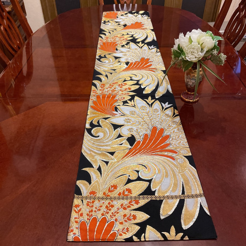 豪華刺繍 正絹帯から作ったテーブルランナーテーブルセンター 黒 豪華刺繍 正絹帯から作ったテーブルランナーテーブルセンター 黒